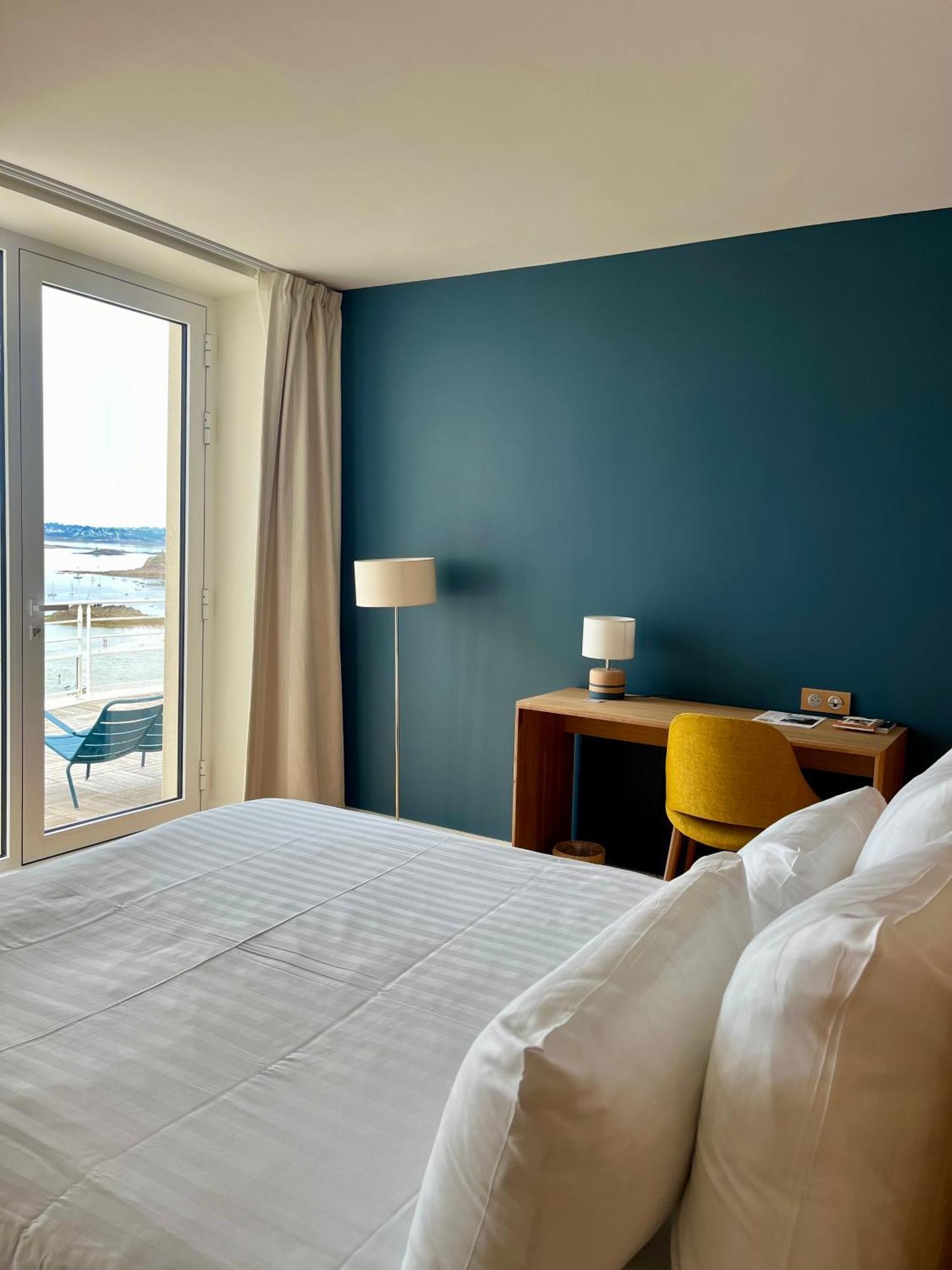 Logis Hotel De Carantec Bagian luar foto