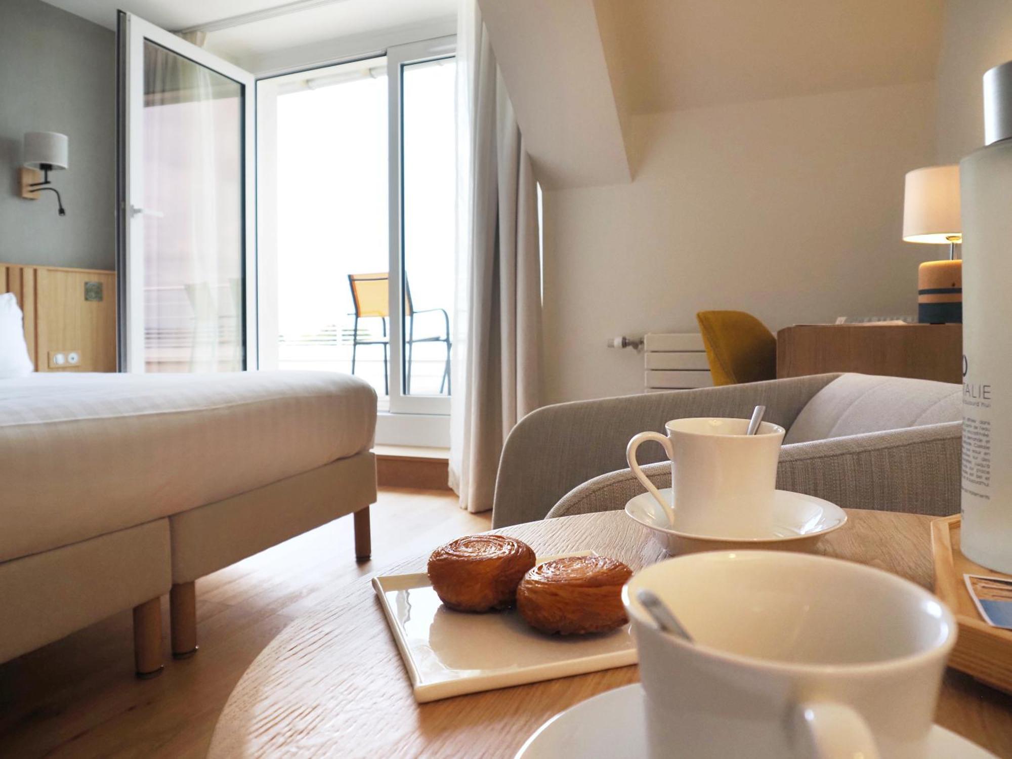 Logis Hotel De Carantec Bagian luar foto