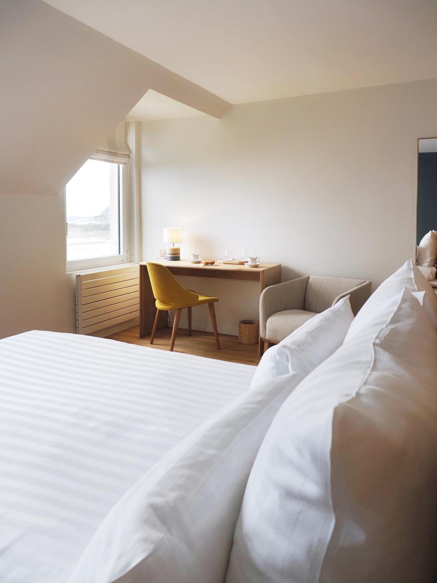 Logis Hotel De Carantec Bagian luar foto