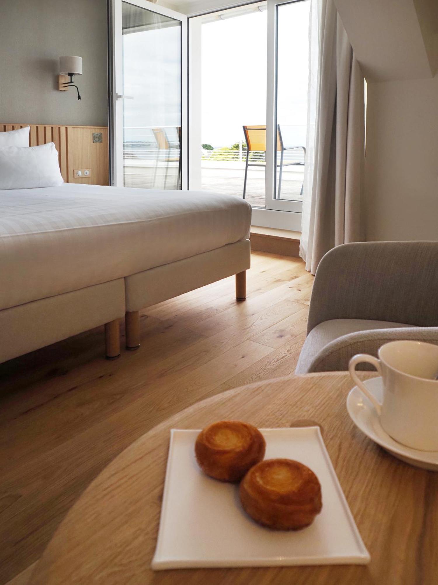 Logis Hotel De Carantec Bagian luar foto