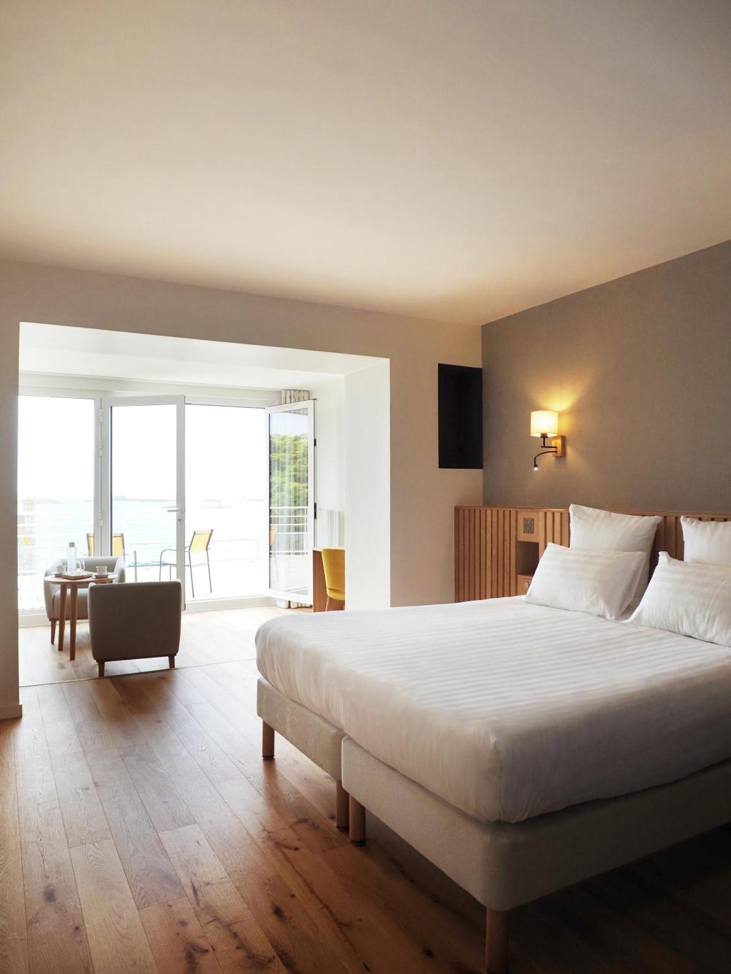 Logis Hotel De Carantec Bagian luar foto