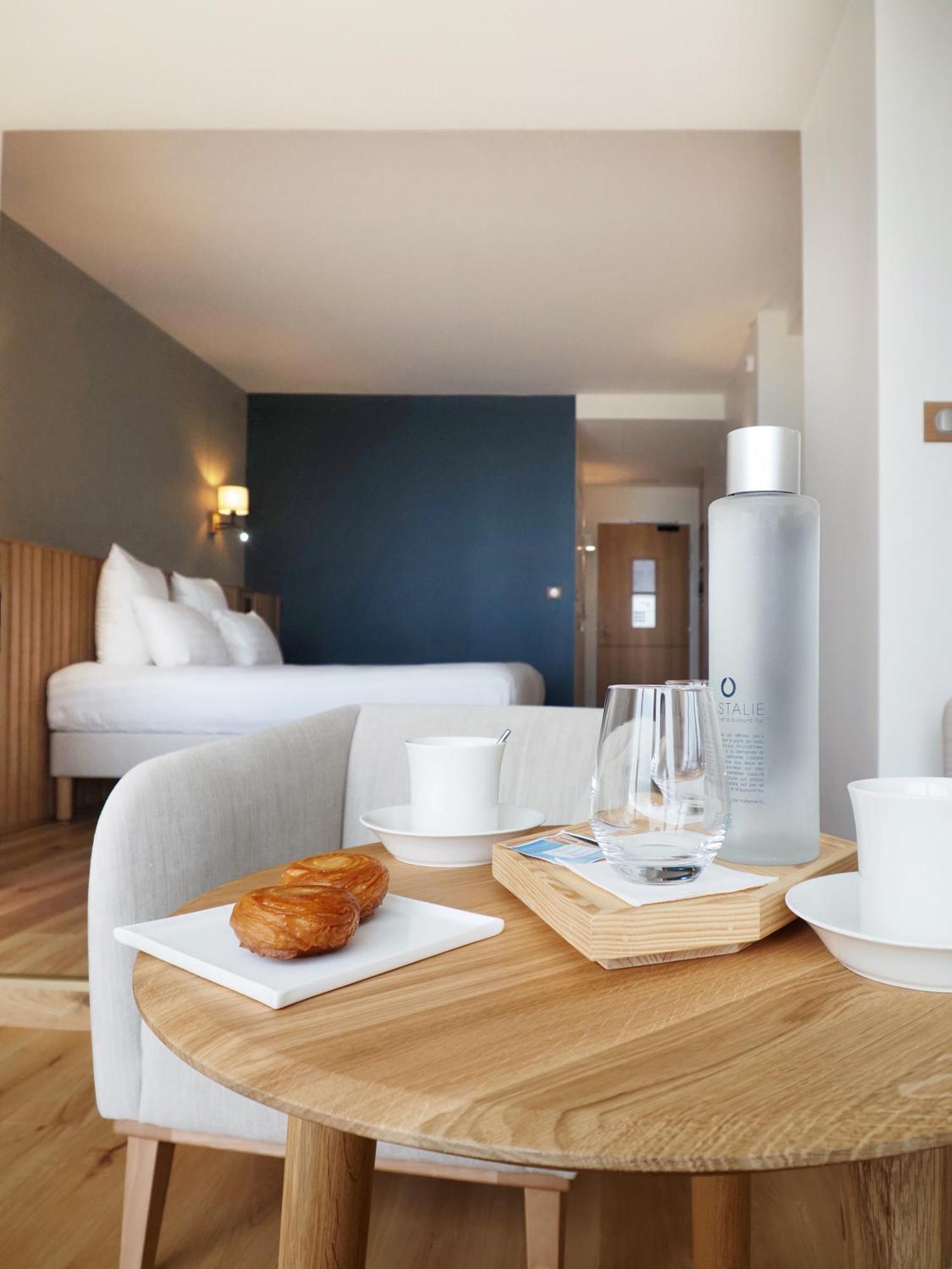 Logis Hotel De Carantec Bagian luar foto